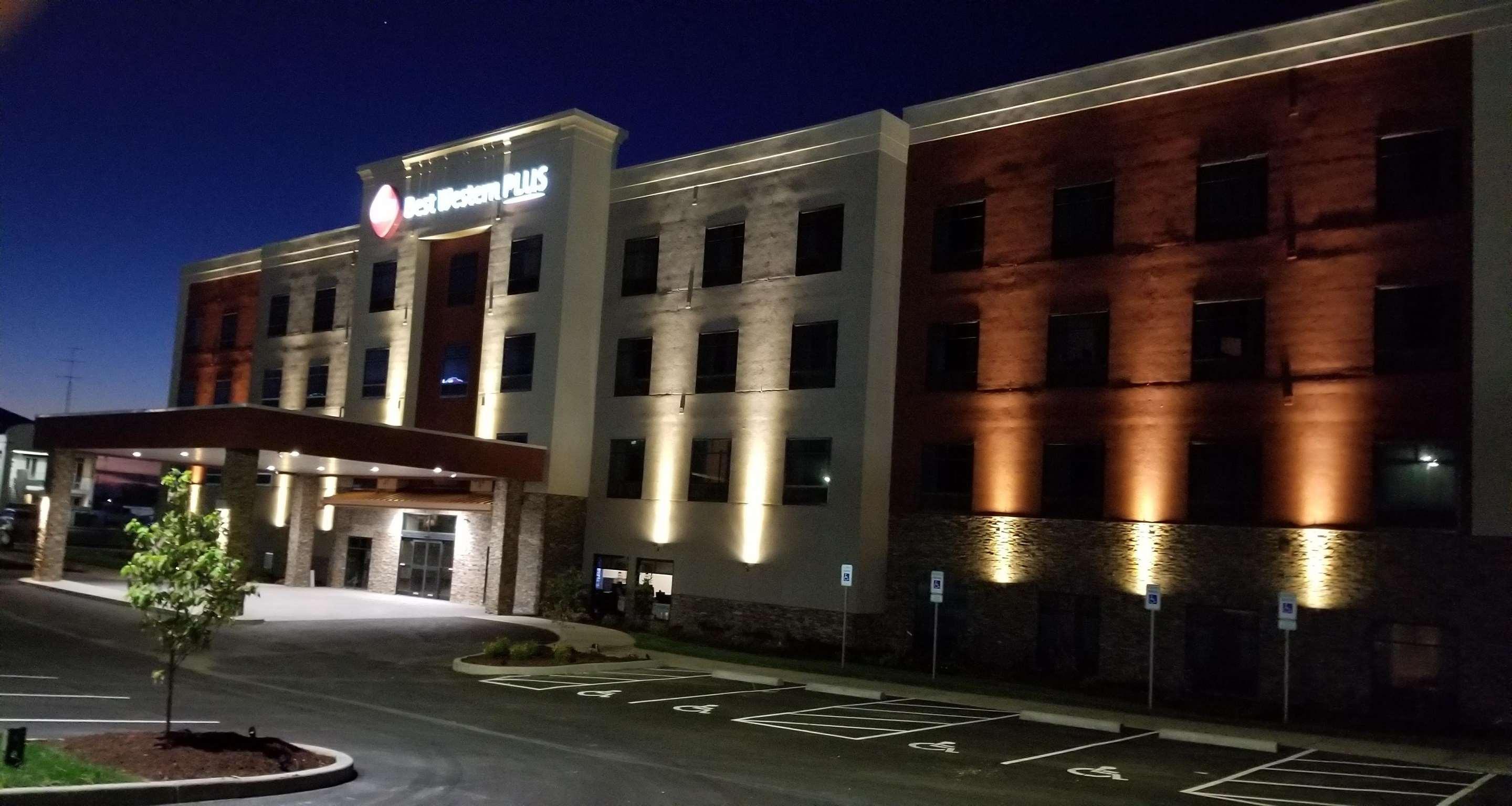 Best Western Plus Elizabethtown Inn & Suites Exterior photo